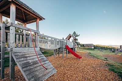 Hiasl Zirbenhütte kinderspielplatz hiasl